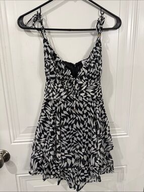 Black & White Graphic Print Tie-Shoulder Sundress
